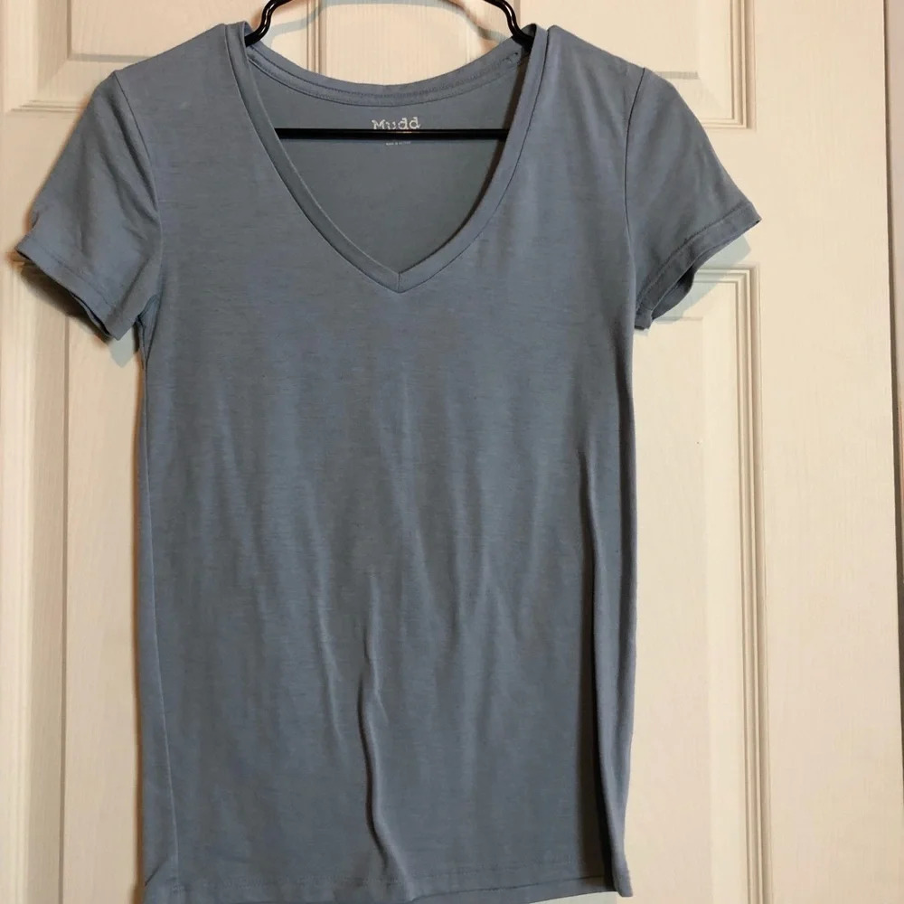 Women’s Mudd XS Blue T-shirt V-Neck